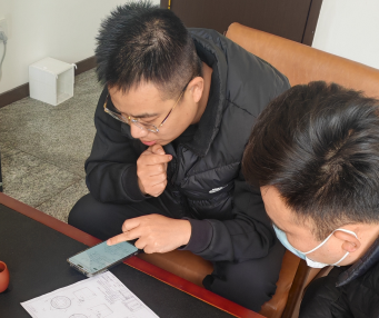 Fuair ​​Foireann Teicneolaíochta Hongzifeng ardmholadh ó chustaiméirí arís.